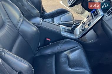 Седан Volvo S60 2013 в Бучі