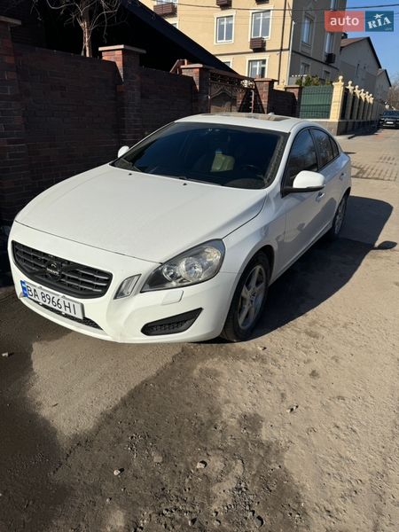 Седан Volvo S60 2012 в Киеве