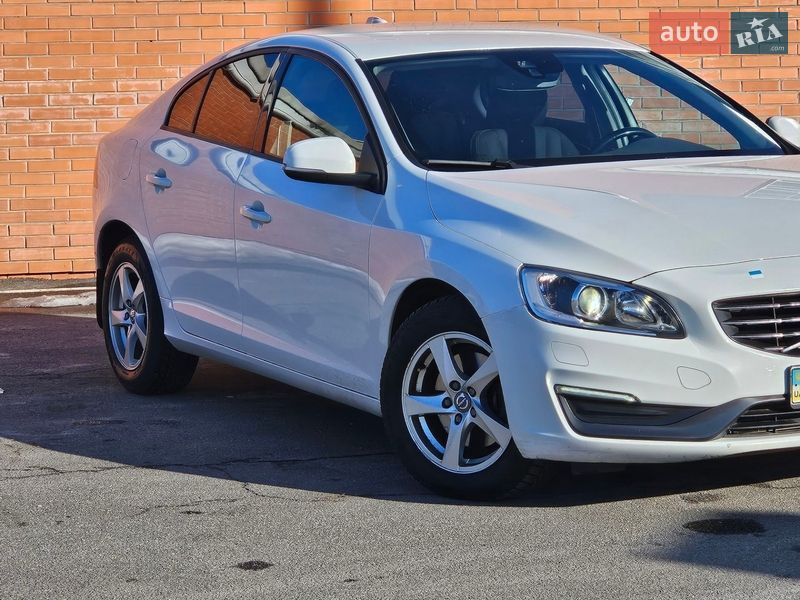 Седан Volvo S60 2015 в Киеве фото 5 Седан Volvo S60 2015 в Киеве