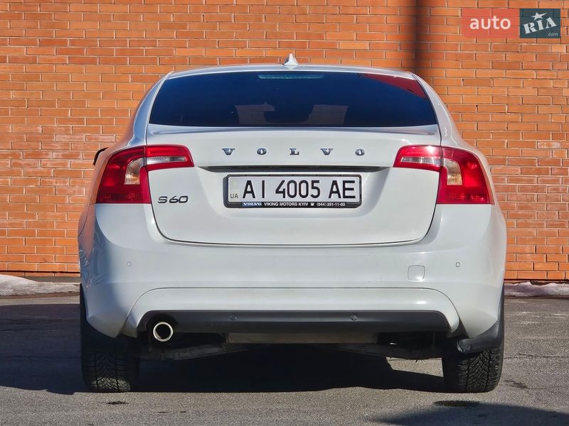 Седан Volvo S60 2015 в Киеве фото 17 Седан Volvo S60 2015 в Киеве