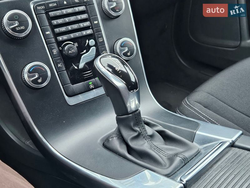 Седан Volvo S60 2015 в Киеве фото 42 Седан Volvo S60 2015 в Киеве