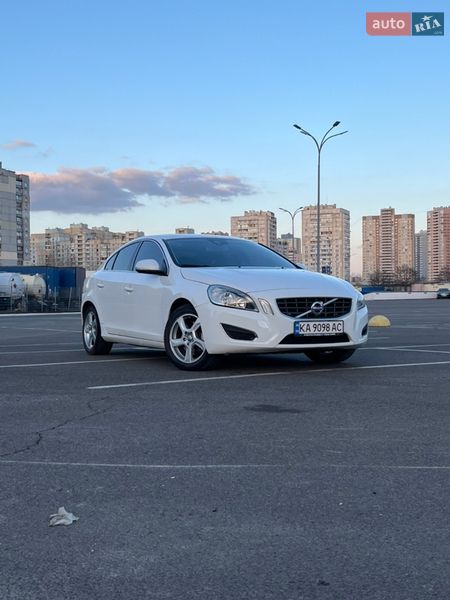 Седан Volvo S60 2012 в Киеве