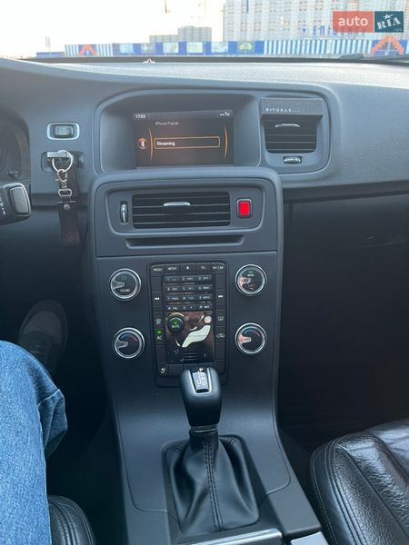 Седан Volvo S60 2012 в Киеве