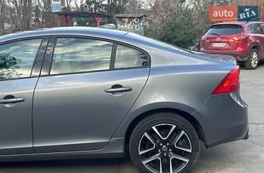 Седан Volvo S60 2016 в Киеве