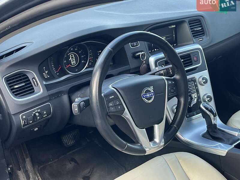 Седан Volvo S60 2016 в Києві