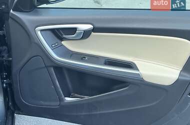 Седан Volvo S60 2016 в Киеве
