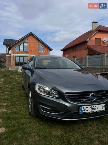 Седан Volvo S60 2015 в Мукачевому