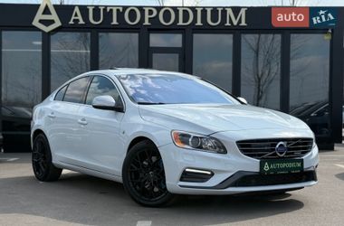 Седан Volvo S60 2015 в Киеве