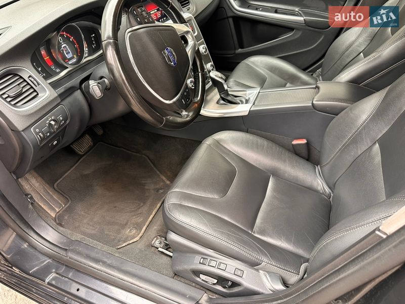 Седан Volvo S60 2015 в Киеве фото 24 Седан Volvo S60 2015 в Киеве