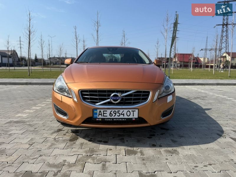 Седан Volvo S60 2010 в Ірпені
