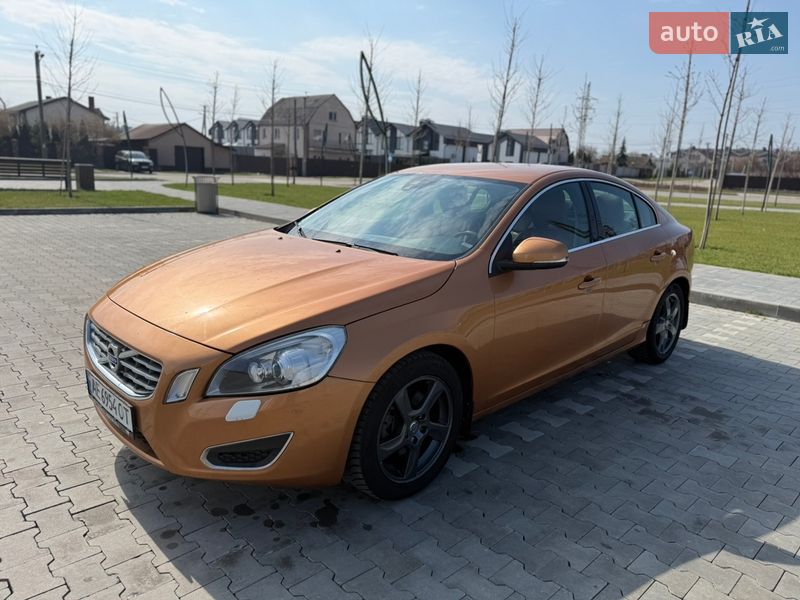 Седан Volvo S60 2010 в Ірпені