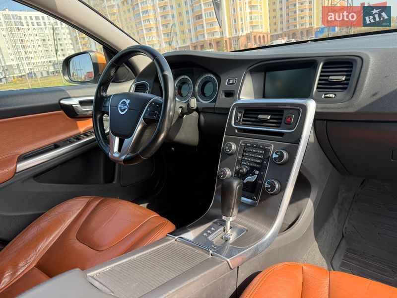 Седан Volvo S60 2010 в Ірпені