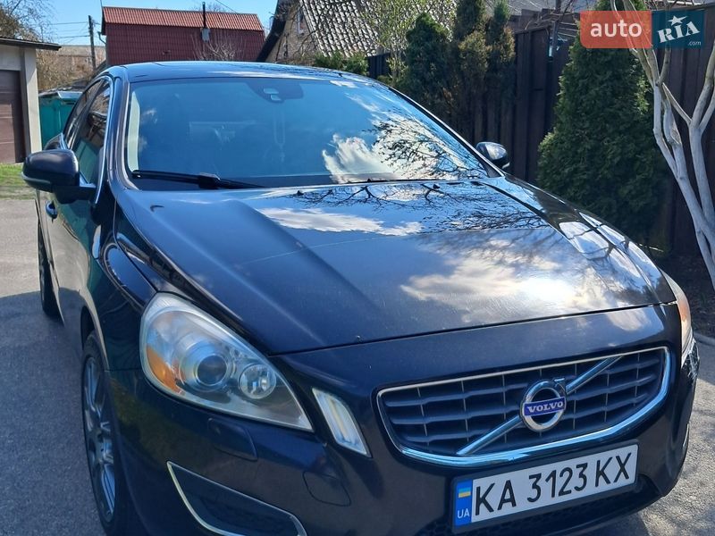 Седан Volvo S60 2013 в Києві