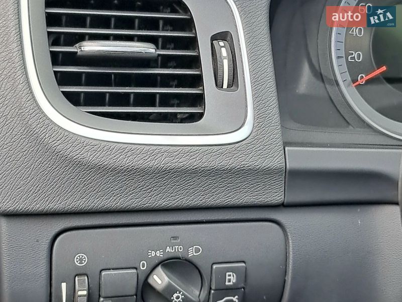 Седан Volvo S60 2013 в Києві