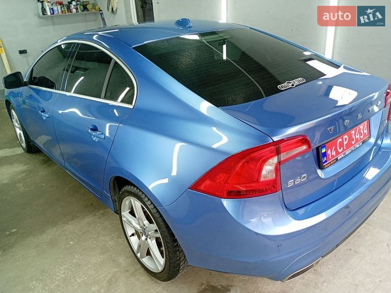 Седан Volvo S60 2015 в Рівному