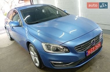 Седан Volvo S60 2015 в Рівному