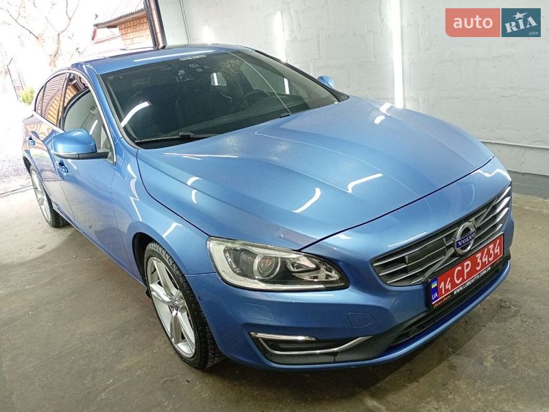 Седан Volvo S60 2015 в Рівному