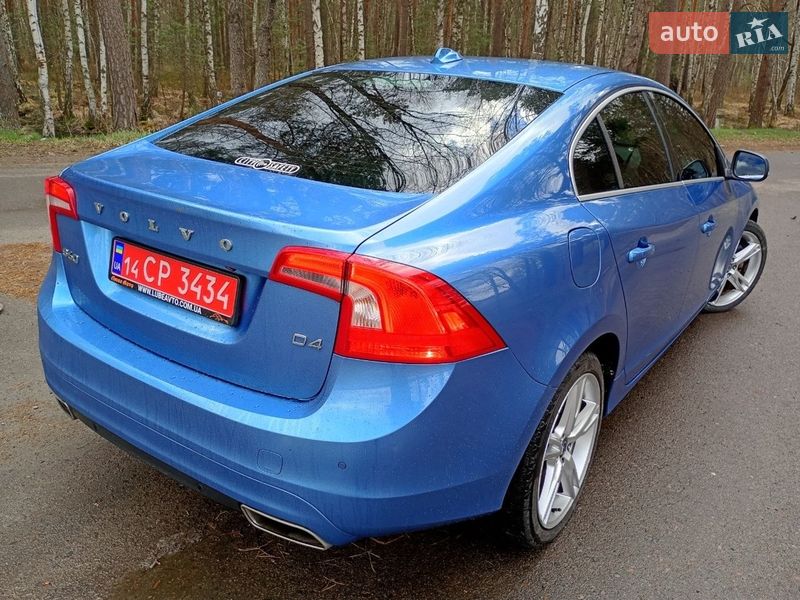 Седан Volvo S60 2015 в Рівному