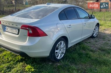 Седан Volvo S60 2012 в Стрые