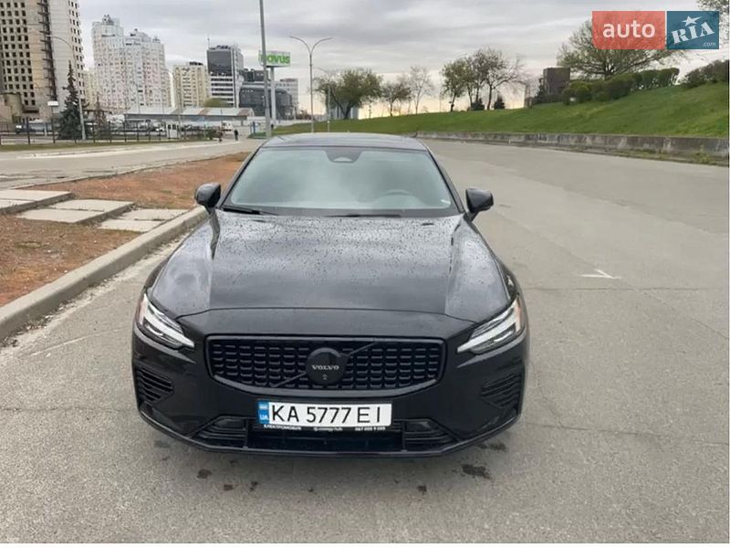 Volvo S60 2023