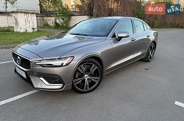 Седан Volvo S60 2019 в Киеве