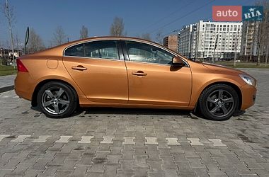 Седан Volvo S60 2010 в Ирпене