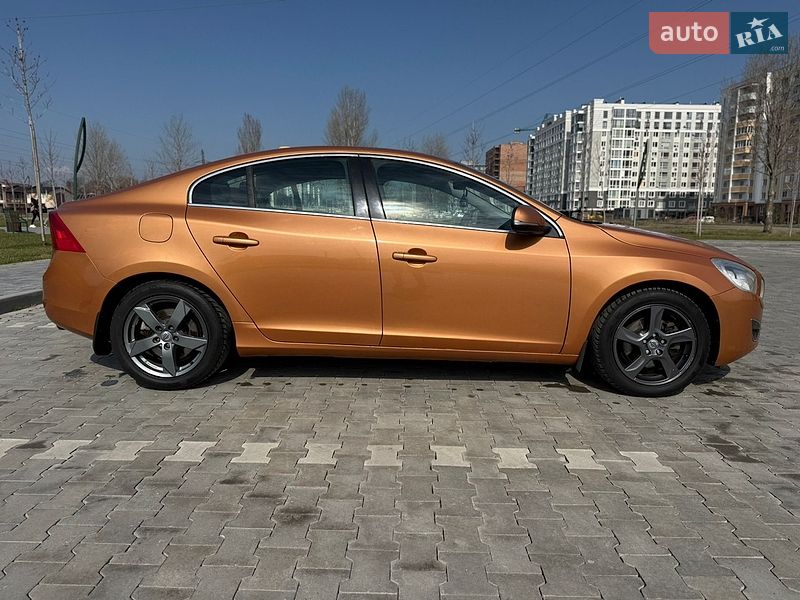 Седан Volvo S60 2010 в Ирпене