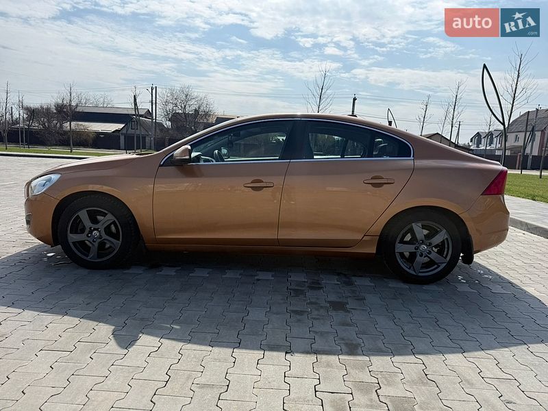 Седан Volvo S60 2010 в Ирпене