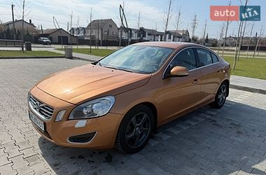 Седан Volvo S60 2010 в Ирпене