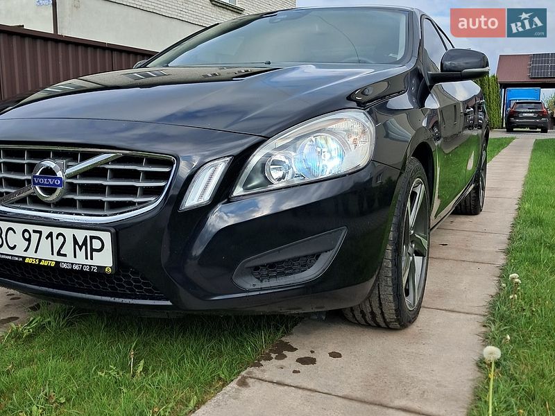 Седан Volvo S60 2012 в Львове