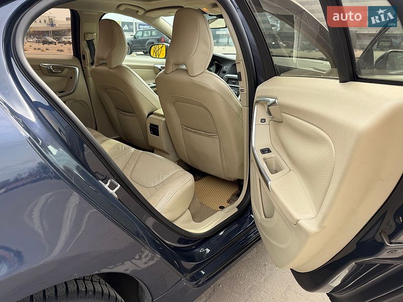 Седан Volvo S60 2013 в Житомире