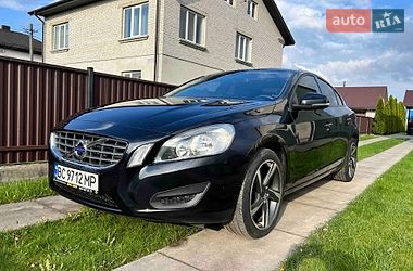 Седан Volvo S60 2012 в Львове