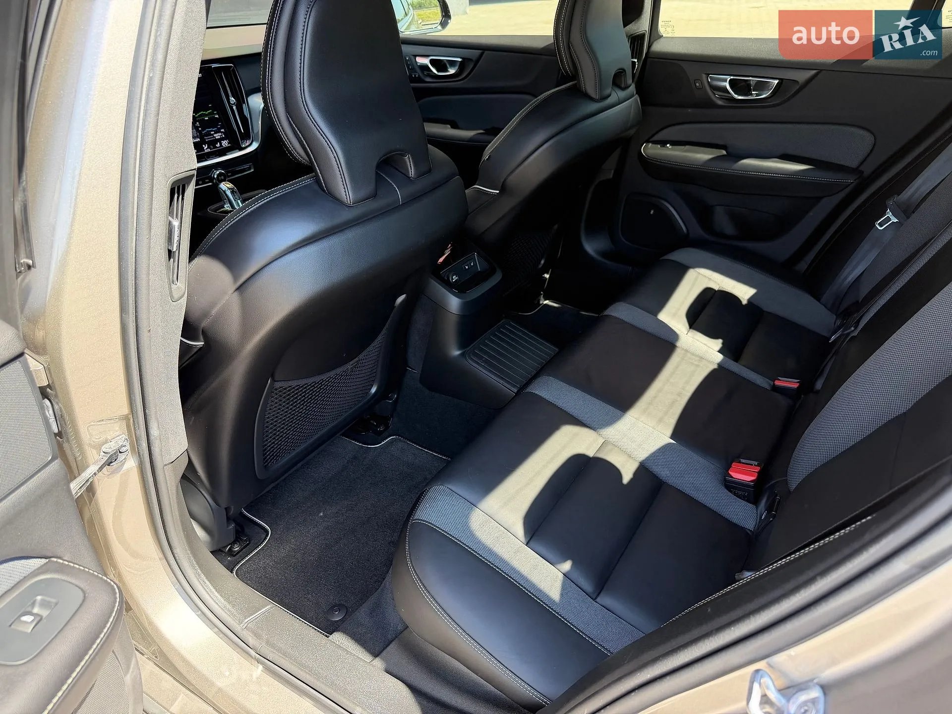 2019 Volvo S60 - мініатюра 76