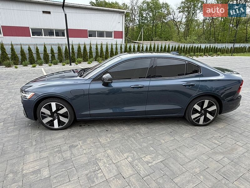 Седан Volvo S60 2023 в Луцке