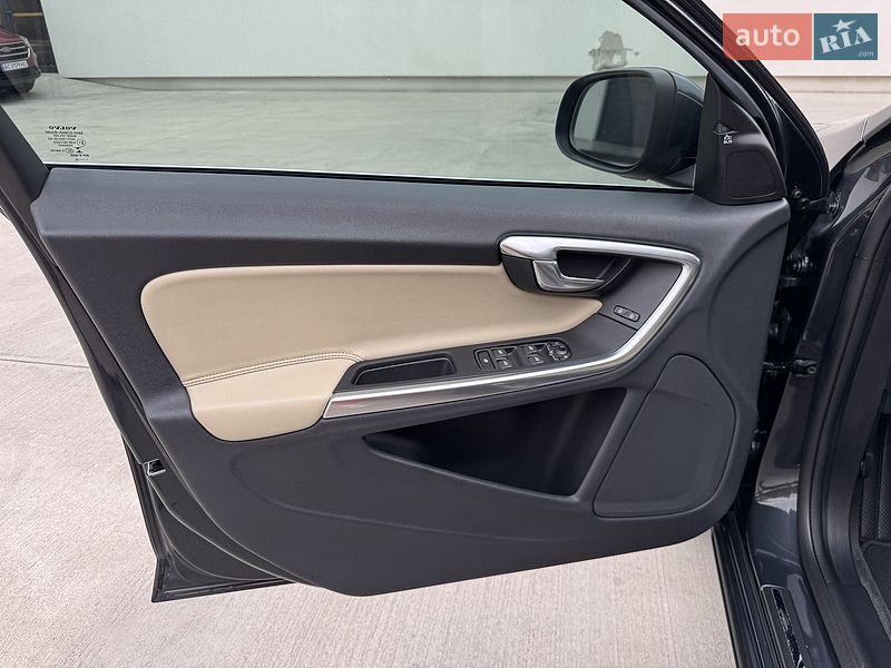Седан Volvo S60 2016 в Луцке