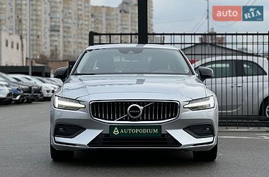 Седан Volvo S60 2021 в Киеве