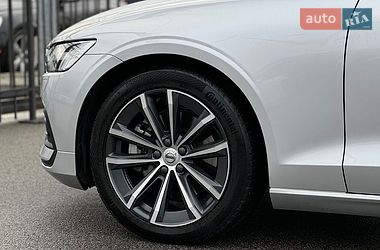 Седан Volvo S60 2021 в Киеве