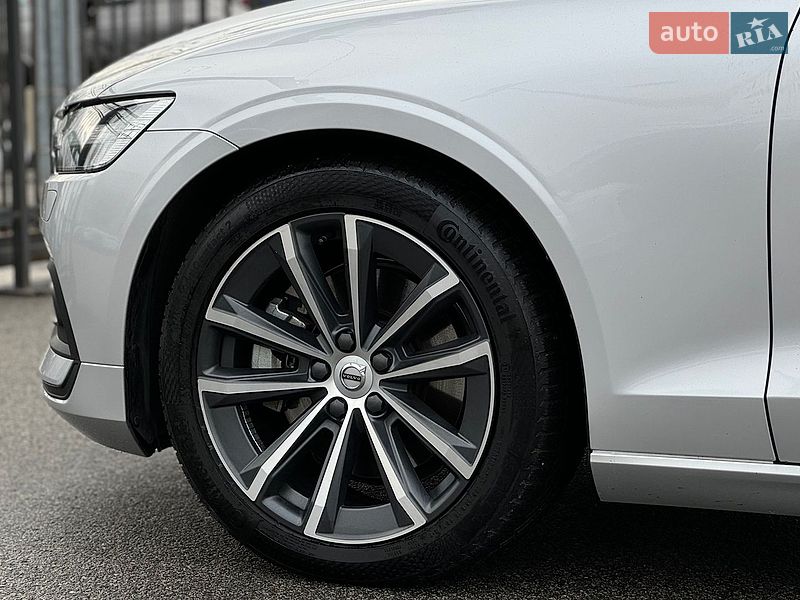 Седан Volvo S60 2021 в Киеве