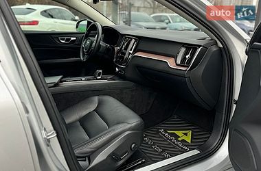 Седан Volvo S60 2021 в Киеве