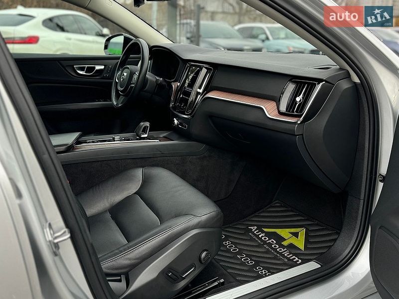 Седан Volvo S60 2021 в Киеве