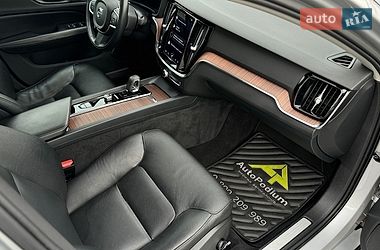 Седан Volvo S60 2021 в Киеве
