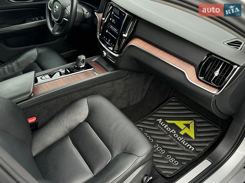 Седан Volvo S60 2021 в Киеве