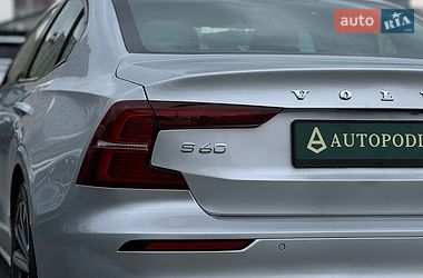 Седан Volvo S60 2021 в Киеве
