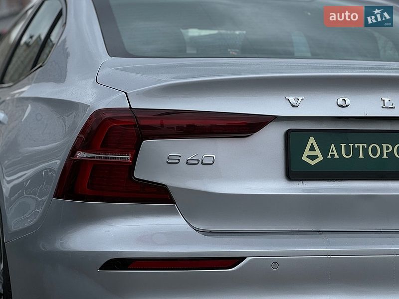 Седан Volvo S60 2021 в Киеве