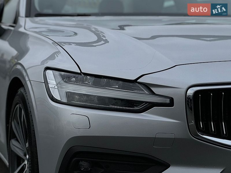 Седан Volvo S60 2021 в Киеве
