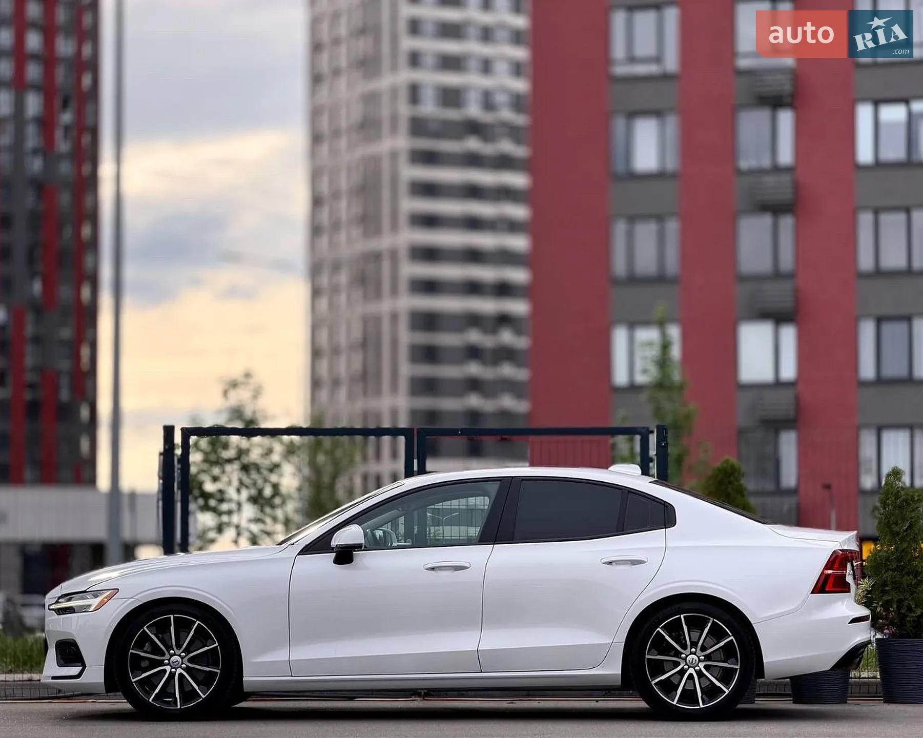 2019 Volvo S60 - мініатюра 11