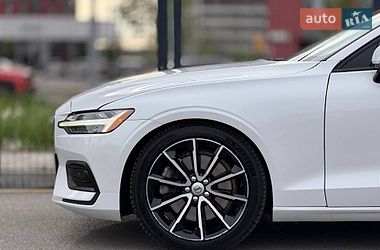 Седан Volvo S60 2019 в Киеве