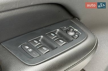 Седан Volvo S60 2019 в Киеве