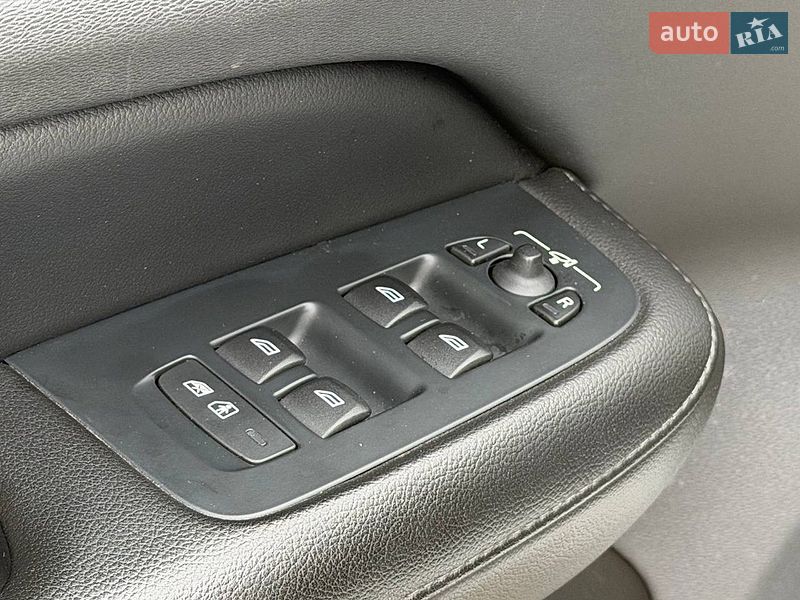 Седан Volvo S60 2019 в Киеве