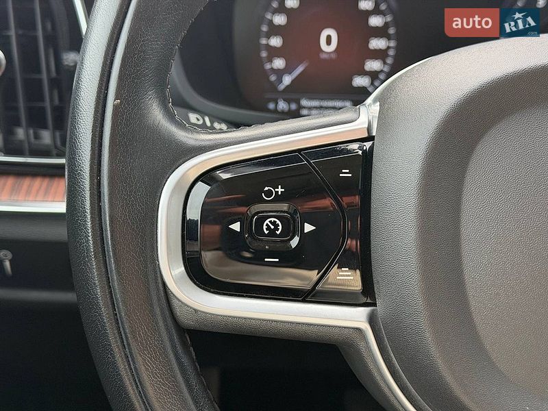 Седан Volvo S60 2019 в Киеве